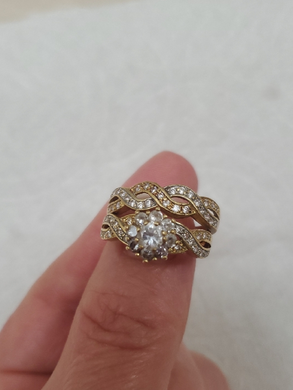 Solid 18k Gold-Tone Floral Halo Bridal Ring Set" Read Description"